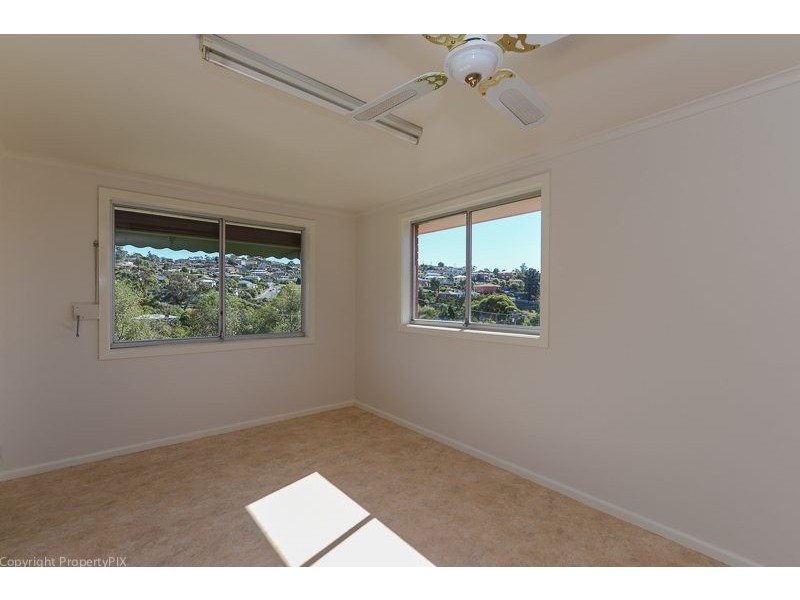 28 Sharps Rd, Lenah Valley TAS 7008