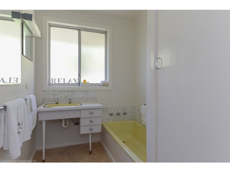 28 Sharps Rd, Lenah Valley TAS 7008