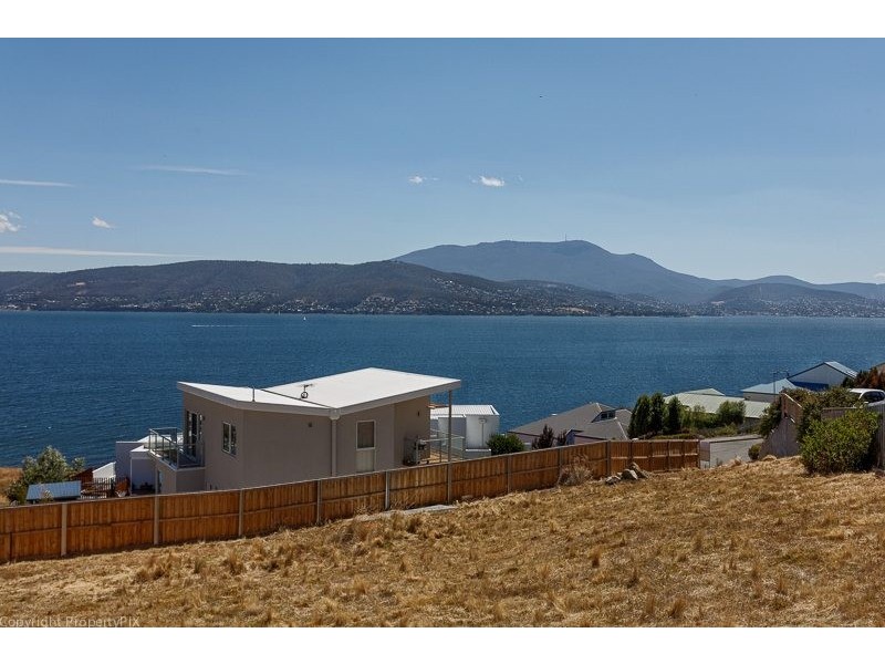 25 Vaughan Court, Tranmere TAS 7018