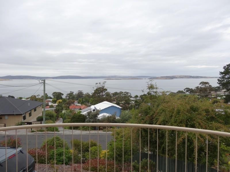38 Coolamon Road, Taroona TAS 7053