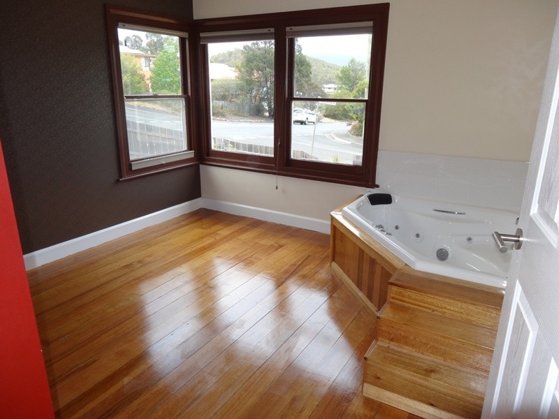 24 Kenton Road, Geilston Bay TAS 7015