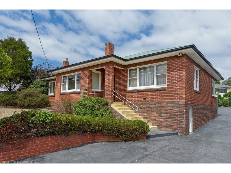 1/3 Yolla Street, Rose Bay TAS 7015