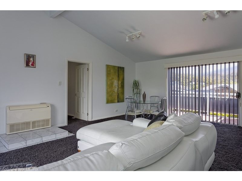 20 Cuthbertson Place, Lenah Valley TAS 7008