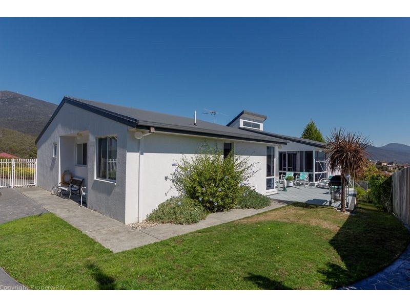 20 Cuthbertson Place, Lenah Valley TAS 7008