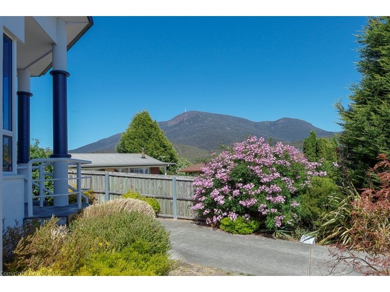 20 Cuthbertson Place, Lenah Valley TAS 7008