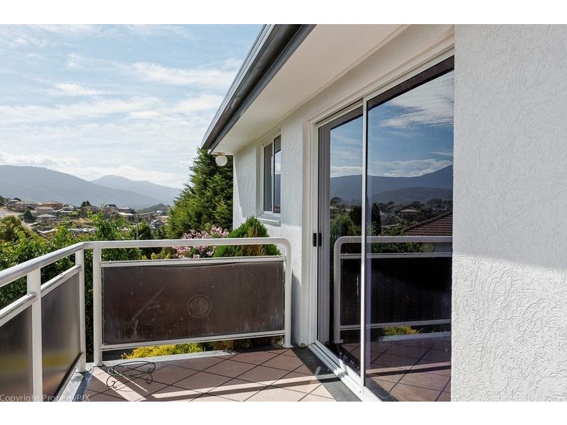 20 Cuthbertson Place, Lenah Valley TAS 7008