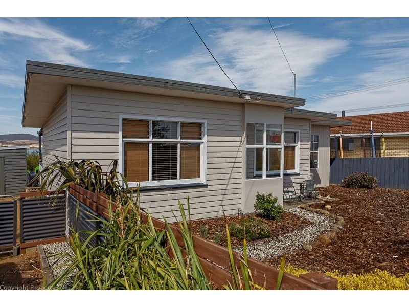 19 First Avenue, Midway Point TAS 7171