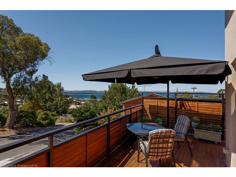 1 Gourlay Street, Blackmans Bay TAS 7052