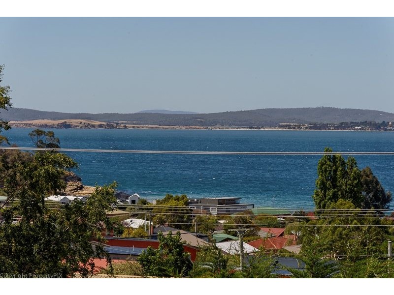 1 Gourlay Street, Blackmans Bay TAS 7052