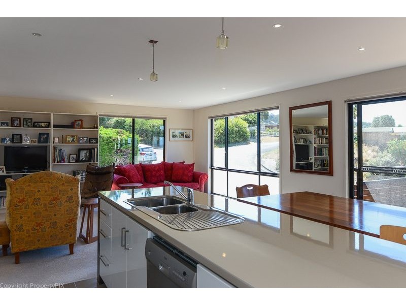 1 Gourlay Street, Blackmans Bay TAS 7052