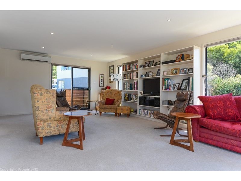 1 Gourlay Street, Blackmans Bay TAS 7052