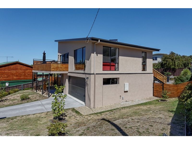 1 Gourlay Street, Blackmans Bay TAS 7052