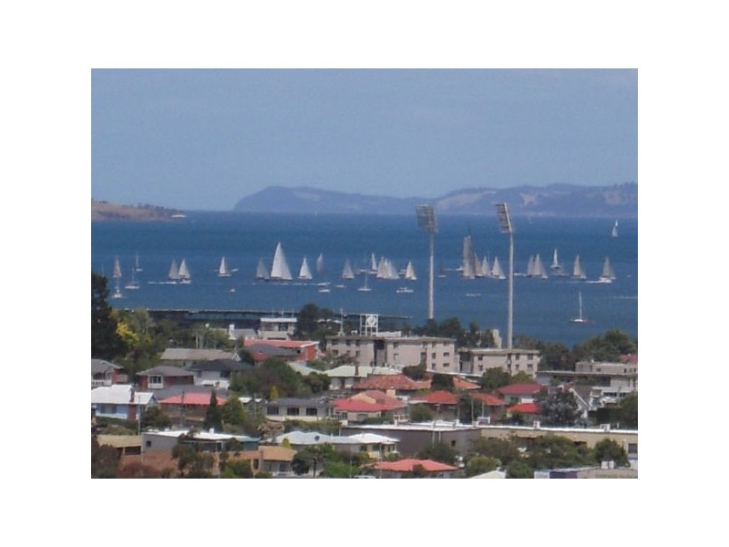 3 Coolac Court, Lindisfarne TAS 7015