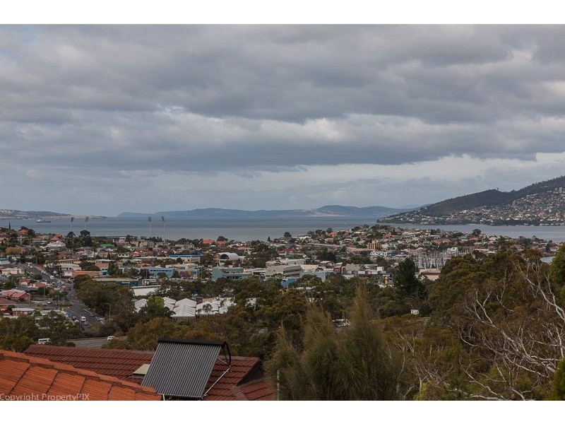 3 Coolac Court, Lindisfarne TAS 7015