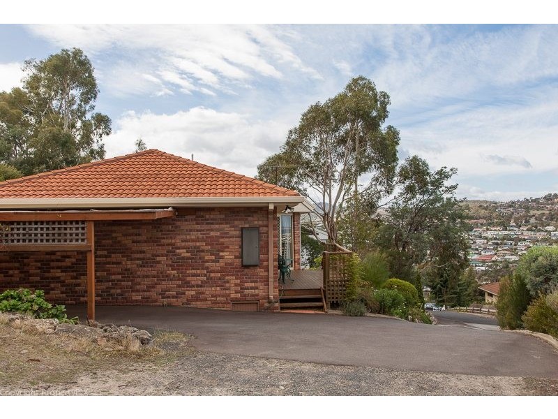 3 Coolac Court, Lindisfarne TAS 7015