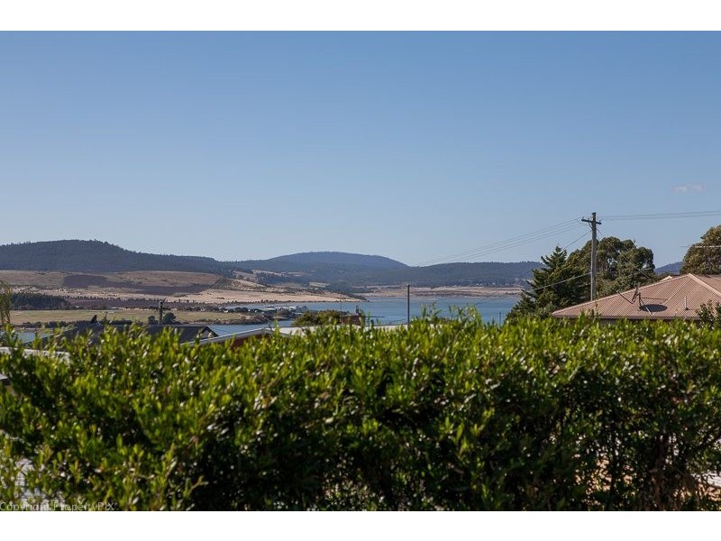 27 Bay Road, Midway Point TAS 7171