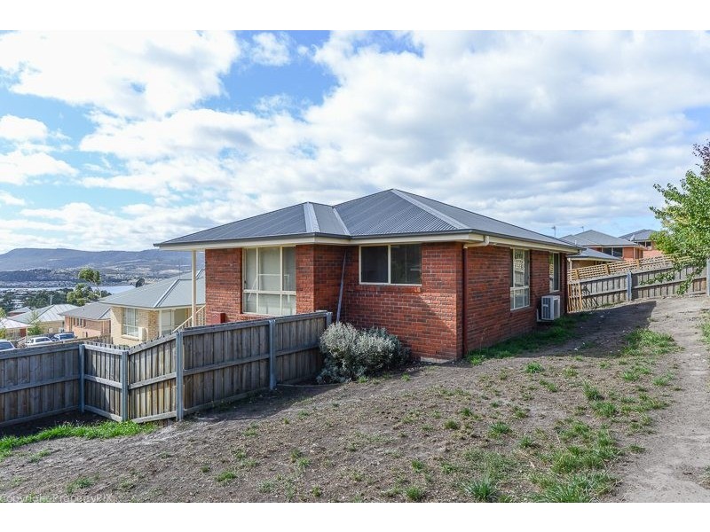 21/3 Russell Road, Claremont TAS 7011