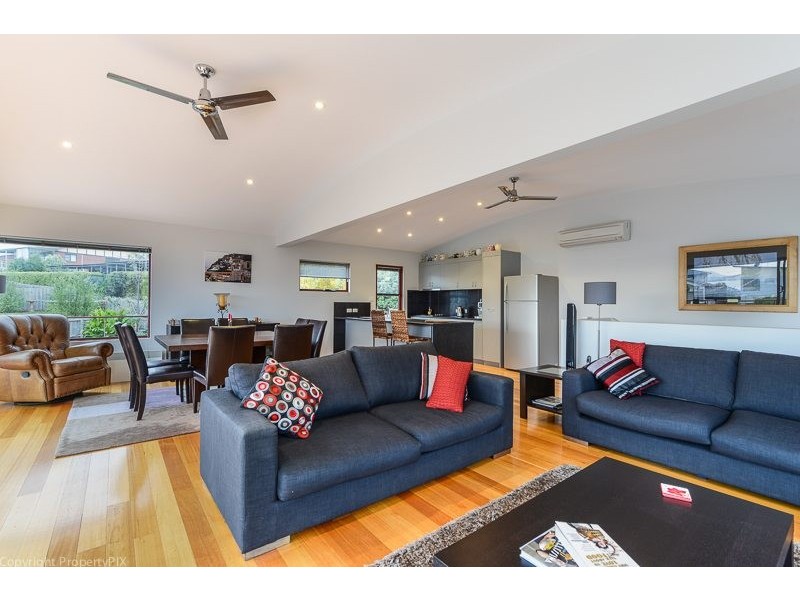 2/60 Pindos Drive, Tranmere TAS 7018