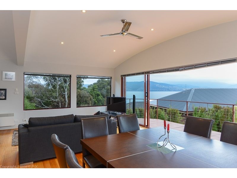 2/60 Pindos Drive, Tranmere TAS 7018
