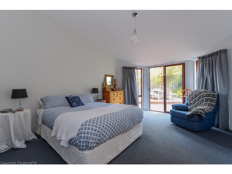 2/60 Pindos Drive, Tranmere TAS 7018