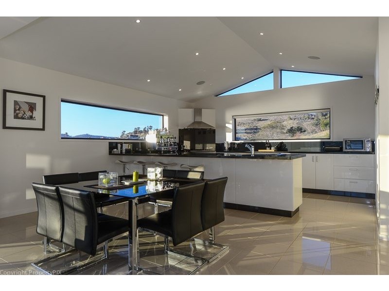 949 Oceana Drive, Tranmere TAS 7018