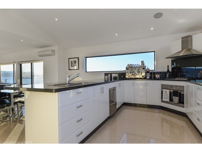 949 Oceana Drive, Tranmere TAS 7018