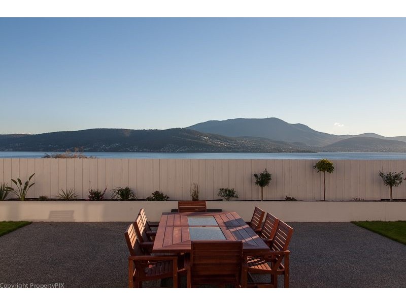 949 Oceana Drive, Tranmere TAS 7018