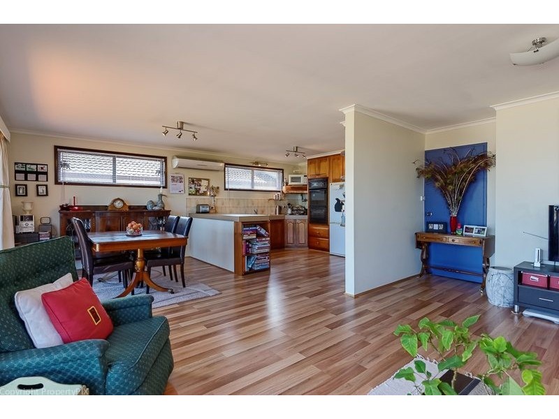 43 Karoola Road, Lindisfarne TAS 7015