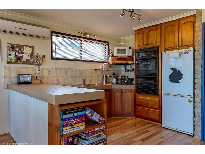 43 Karoola Road, Lindisfarne TAS 7015