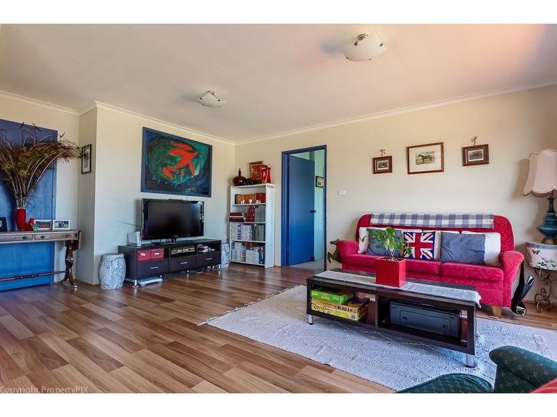 43 Karoola Road, Lindisfarne TAS 7015