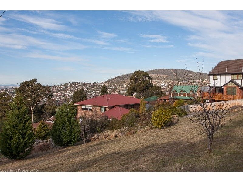 32 Firth Road, Lenah Valley TAS 7008