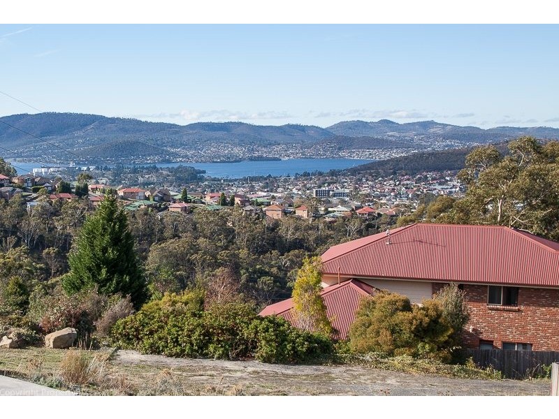32 Firth Road, Lenah Valley TAS 7008