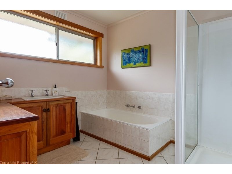20 Clinton Road, Geilston Bay TAS 7015