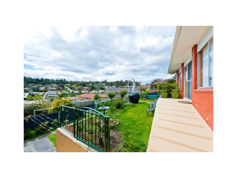 3 Coolangatta St, Lindisfarne TAS 7015