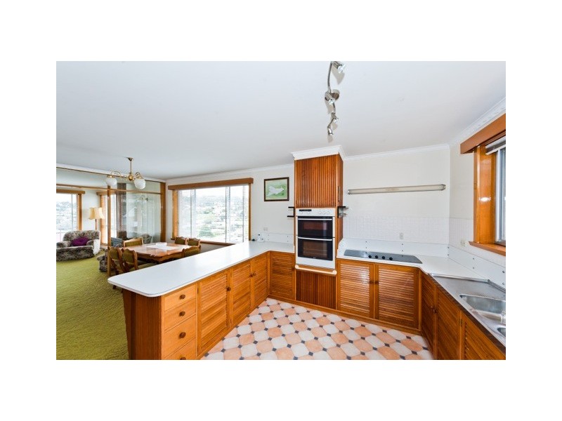 3 Coolangatta St, Lindisfarne TAS 7015