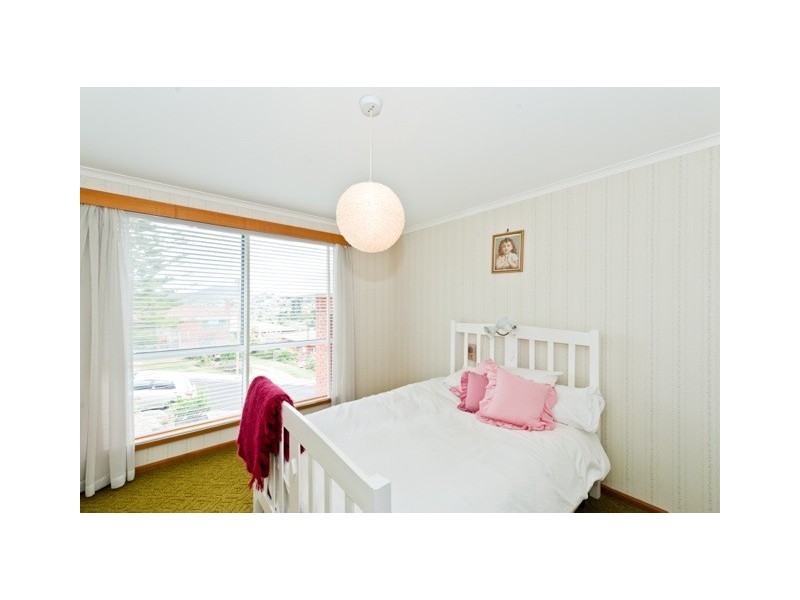 3 Coolangatta St, Lindisfarne TAS 7015