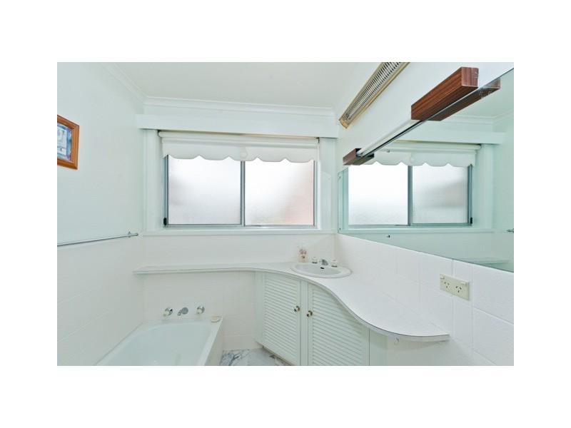 3 Coolangatta St, Lindisfarne TAS 7015