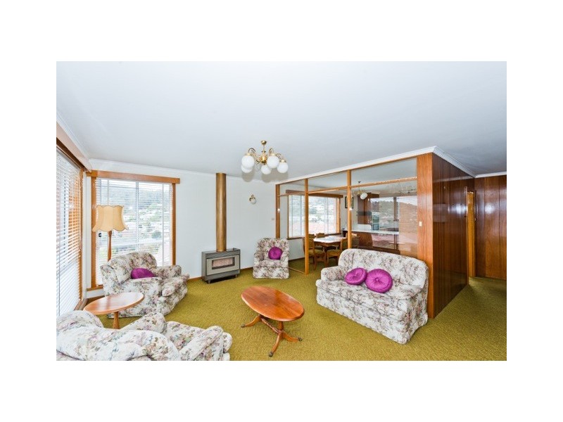 3 Coolangatta St, Lindisfarne TAS 7015