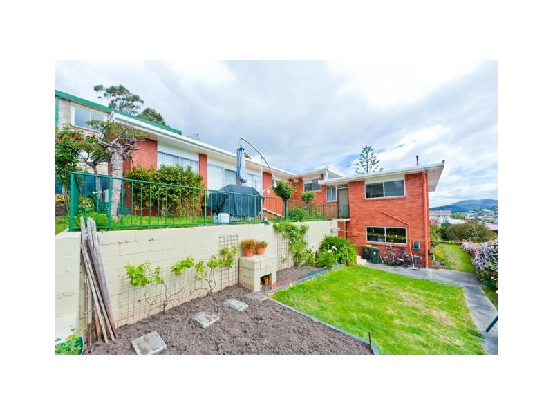 3 Coolangatta St, Lindisfarne TAS 7015