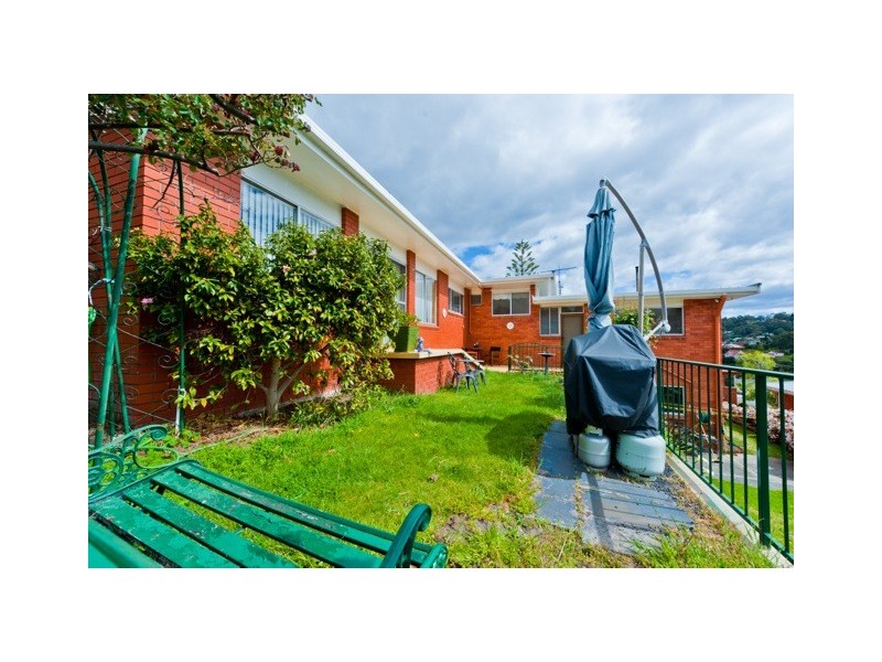 3 Coolangatta St, Lindisfarne TAS 7015