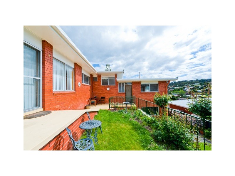 3 Coolangatta St, Lindisfarne TAS 7015