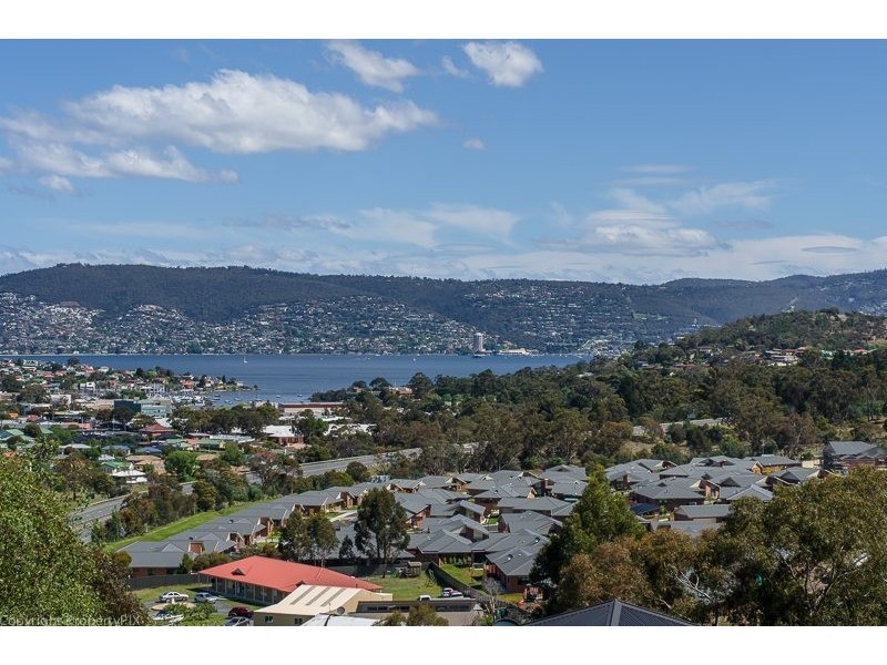 35 Wassell Place, Lindisfarne TAS 7015
