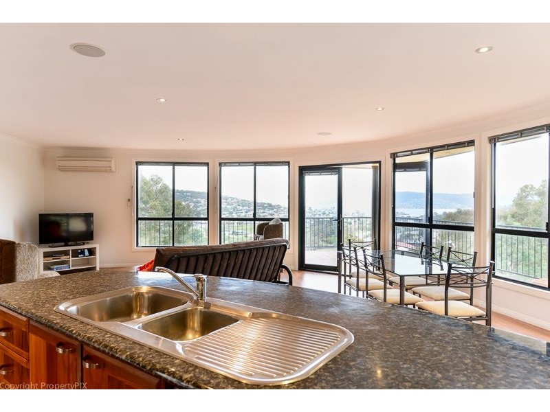35 Wassell Place, Lindisfarne TAS 7015