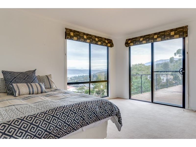 35 Wassell Place, Lindisfarne TAS 7015