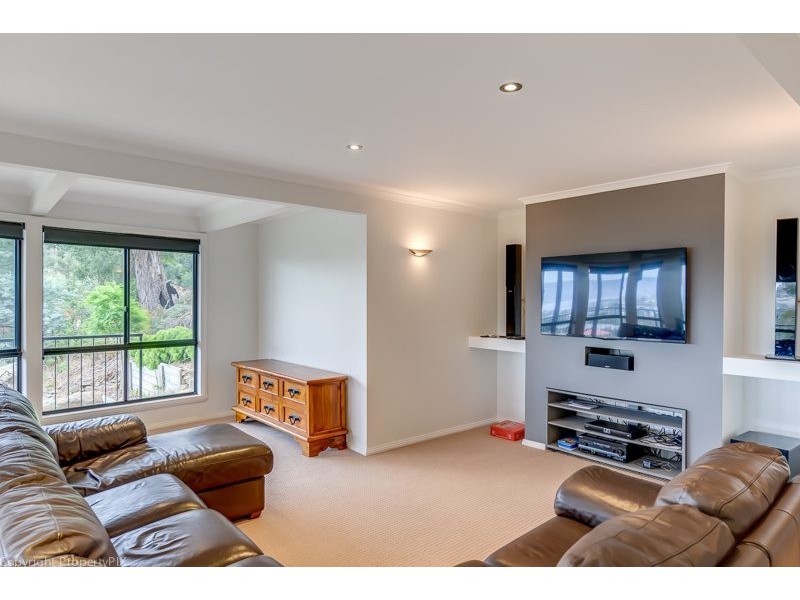 35 Wassell Place, Lindisfarne TAS 7015