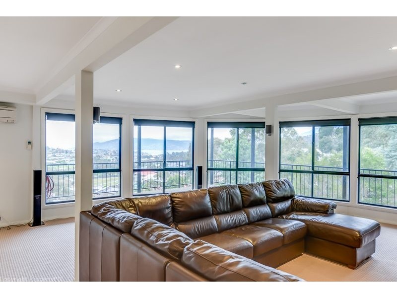 35 Wassell Place, Lindisfarne TAS 7015