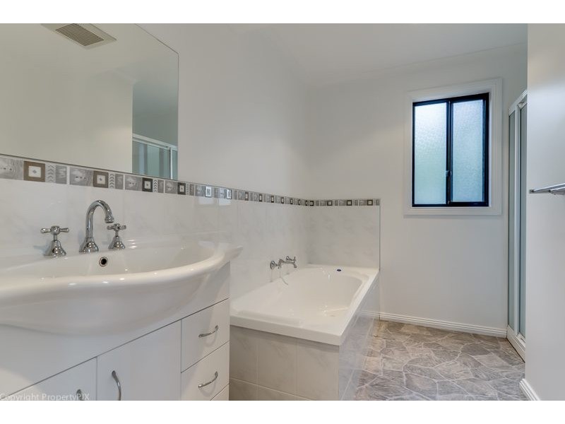 35 Wassell Place, Lindisfarne TAS 7015