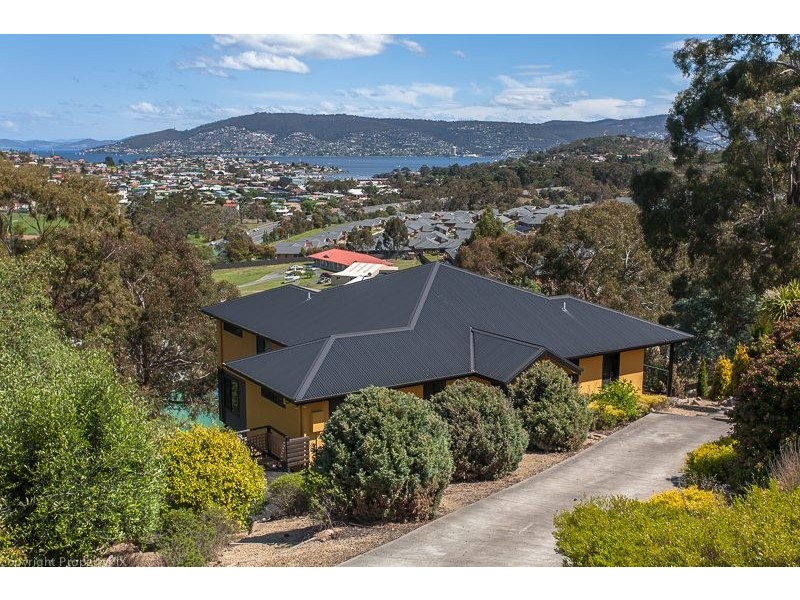 35 Wassell Place, Lindisfarne TAS 7015