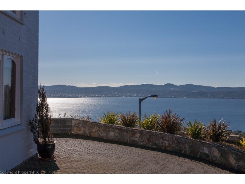 3/3 Kingsley Avenue, Sandy Bay TAS 7005