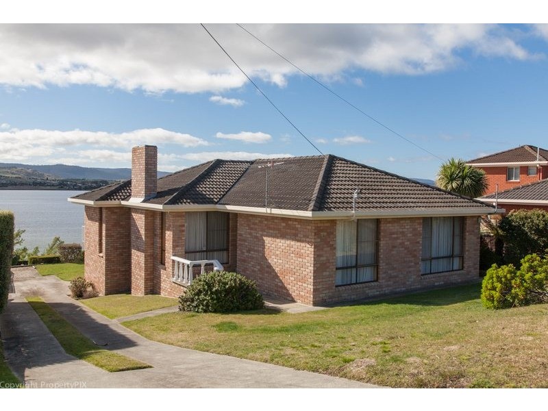 27 Esplanade, Midway Point TAS 7171